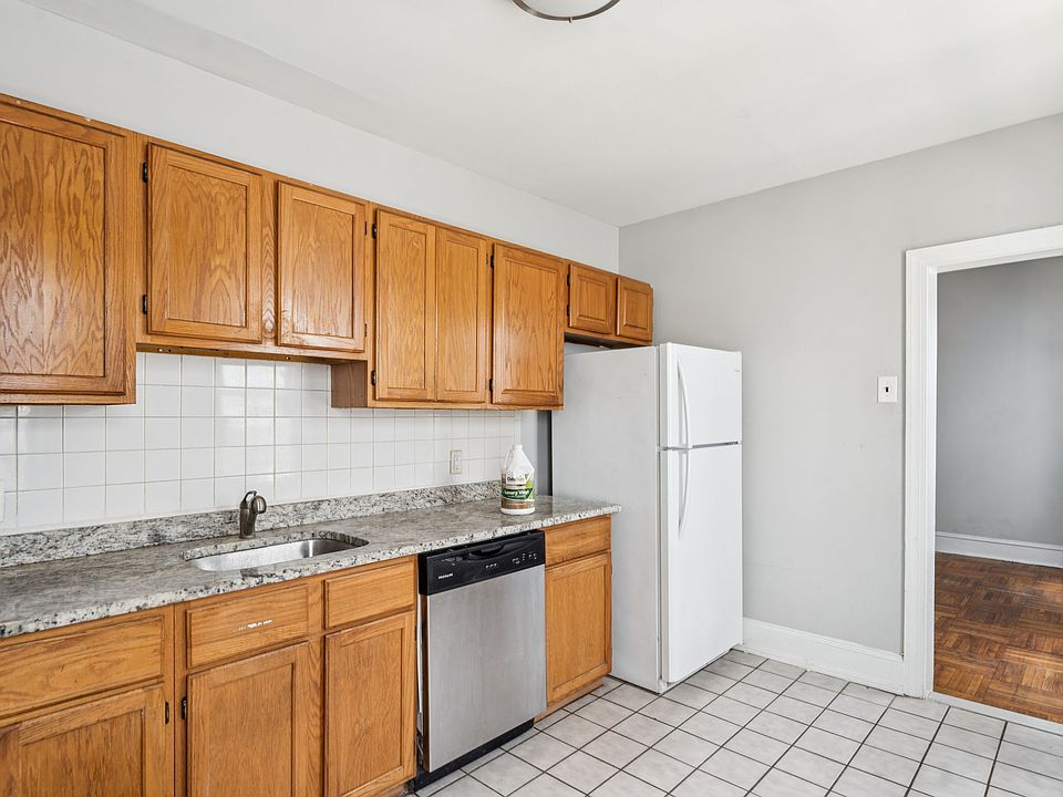 1st image of 4159 Ridge Ave #1