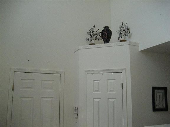 4th image of 7004 Summerhill Dr