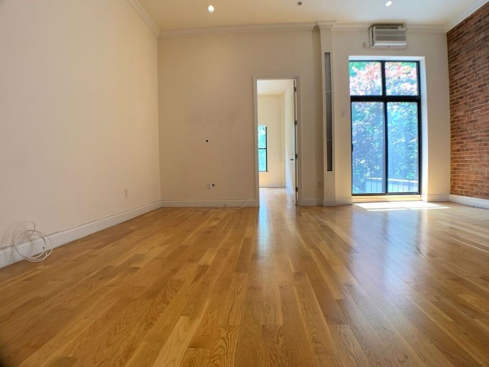 1st image of 250 W 102nd St #2