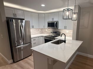 1512 E Henry St, Savannah, GA 31404