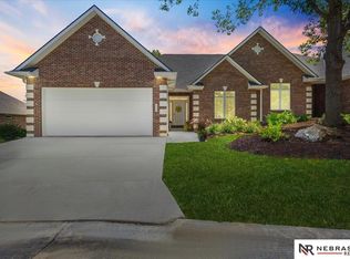 6418 Lone Tree Dr, Lincoln, NE 68516