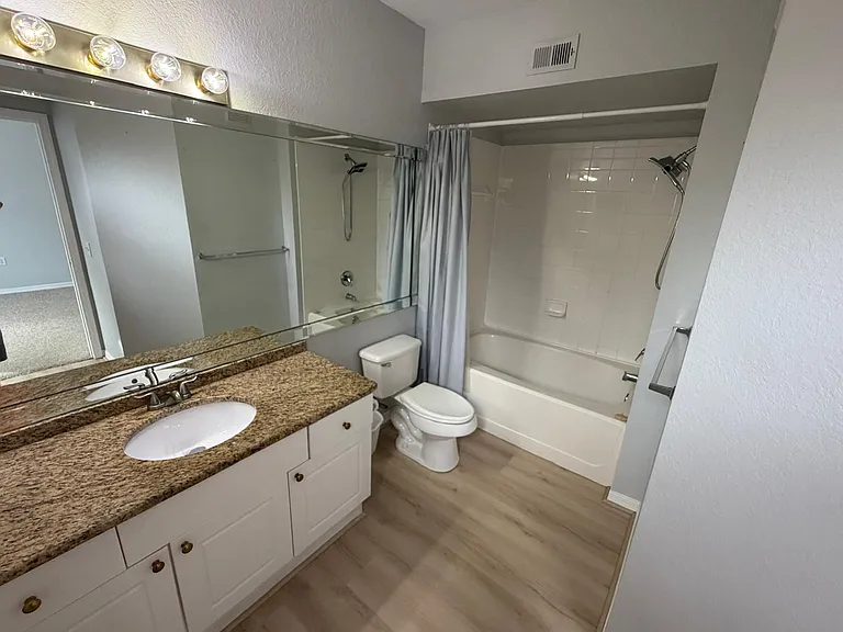 5180 Northridge Rd #301 — Photo 13