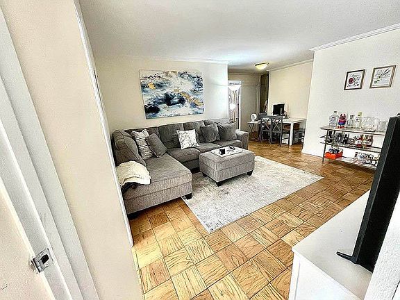 3rd image of 279 E 44th St APT 3E