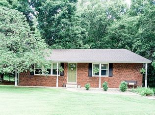 12300 Cooks Dr, Mount Vernon, IL 62864