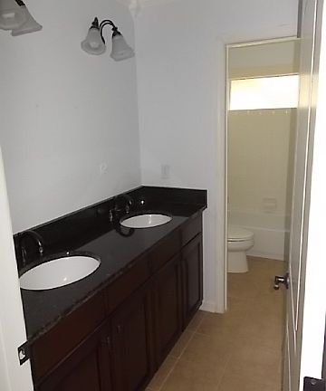 3rd image of 131 Duck Pond Dr