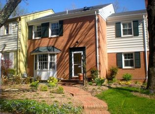 9892 Cardinal Rd, Fairfax, VA 22030