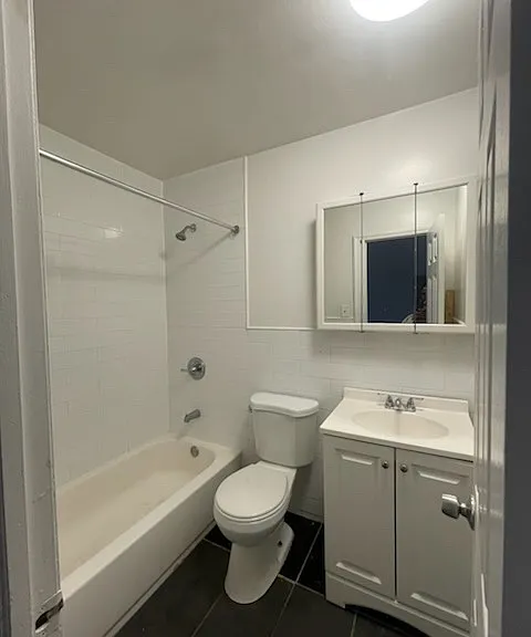 628 Coster St #2 — Photo 6