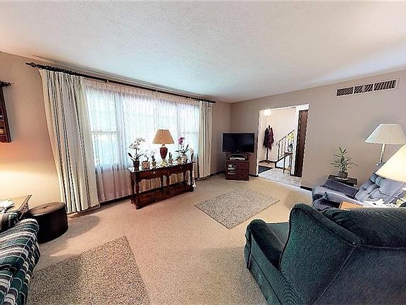 5th image of 1005 Greenwich Ave