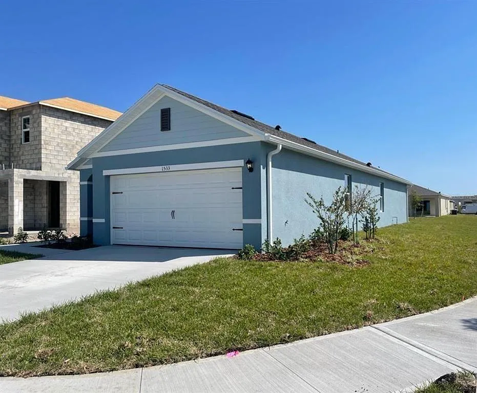 Building Photo - 1533 Quinta Rd