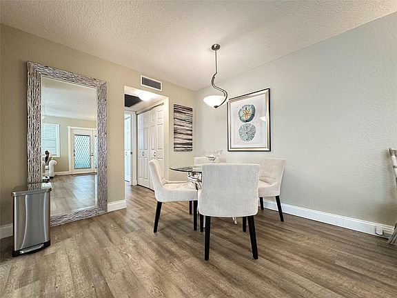 5th image of 85 Markham #85