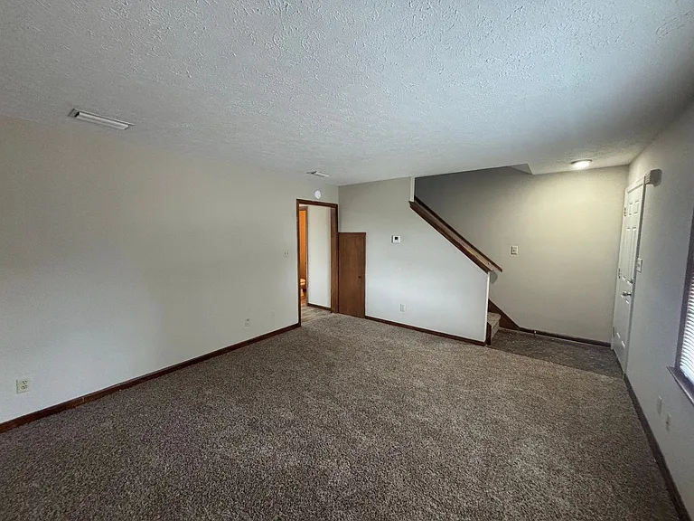102 Settlement Dr — Photo 7