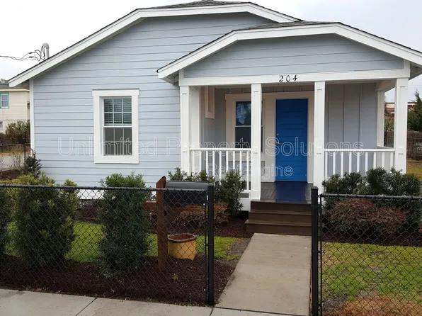 204 Cape Fear Blvd, Carolina Beach, NC 28428