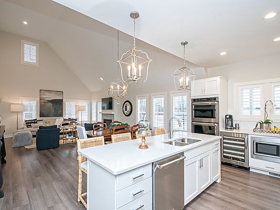 5th image of 948 Whitwam Dr