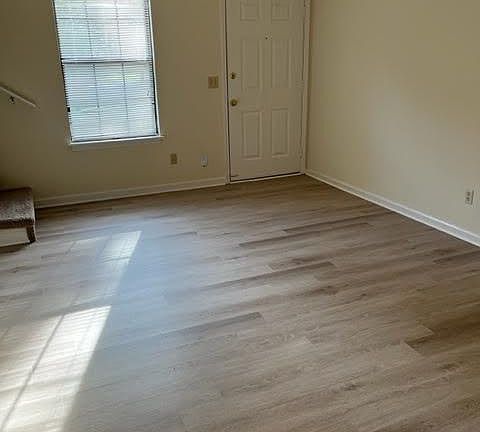 3rd image of 1129 Leaf Ave