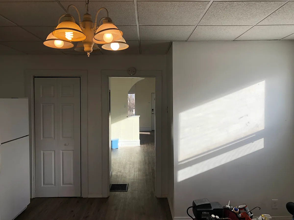 Building Photo - 1337 Hughes Pl