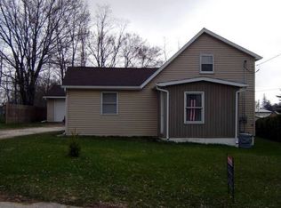 504 5th St, Delhi, IA 52223
