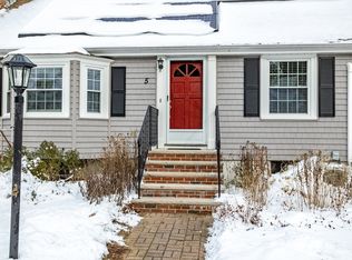 5 Brown St, Bedford, MA 01730