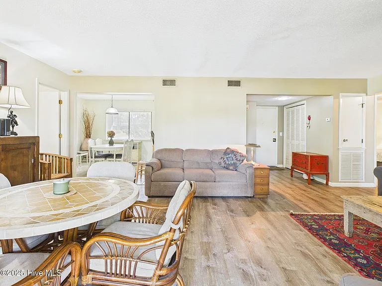 250 Sugar Gum Ln #201 — Photo 9