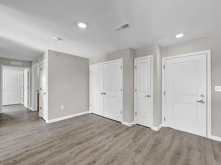 Newton Family Apartments — Photo 8