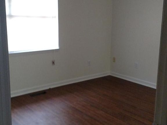 2nd image of 1017 Crossing Brook Way