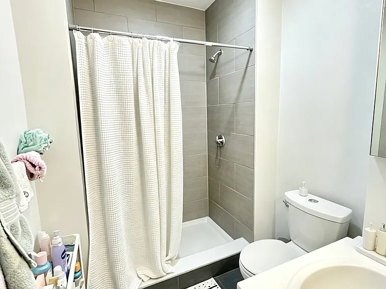 417 Cardinal Medeiros Ave #3 — Photo 8
