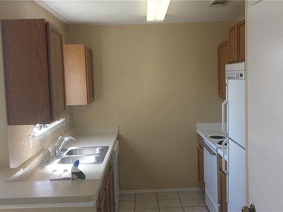 4th image of 3640 Fm 2673 APT B3