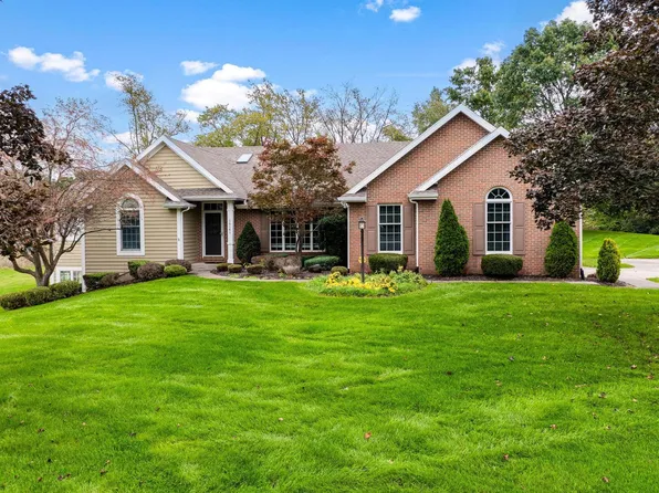 16141 Wellington Parkway Ct, Granger, IN 46530