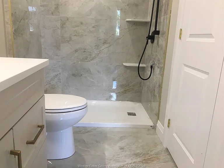 2496 Front Rd — Photo 8