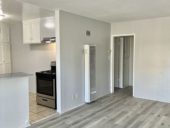 3rd image of 10203 England Ave