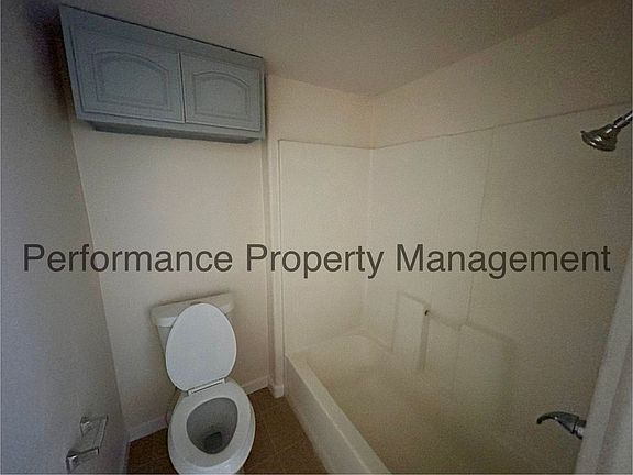 4th image of 801 Chester Ave #B