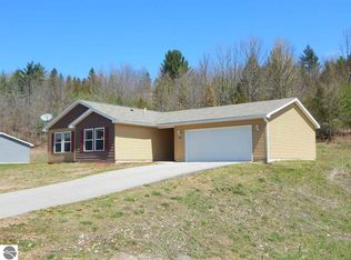 615 Rachel Ln, Traverse City, MI 49685