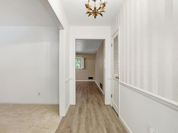 3rd image of 3539 W Lakeside Dr