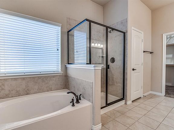 5th image of 3609 Hudson Dr