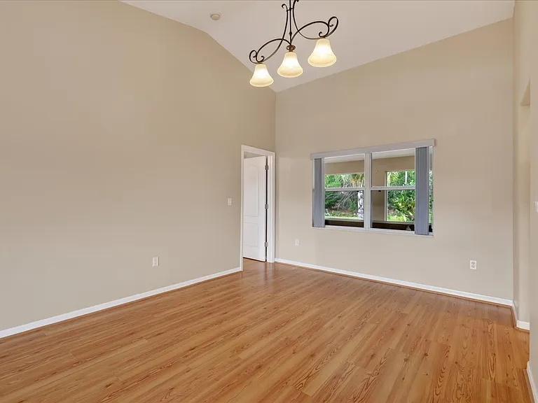 28 Princeton Ln — Photo 21