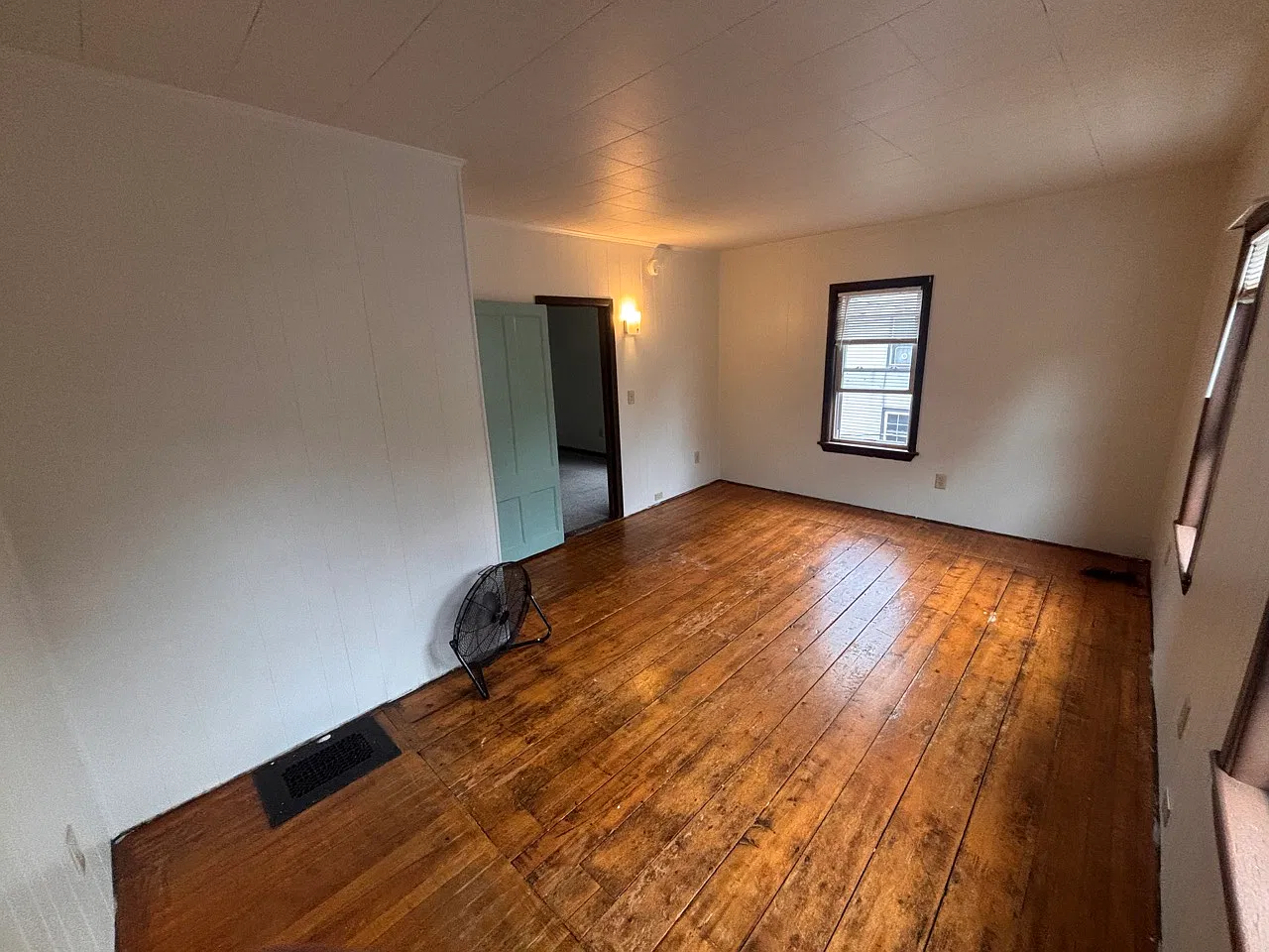 1 bed, 900 sqft, $1,700 — Photo 2