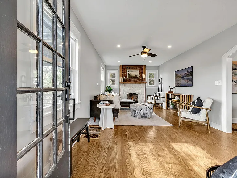 335 Dupont Ave — Photo 8