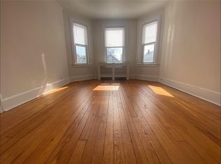 35 E 42nd St FLOOR 2, Bayonne, NJ 07002