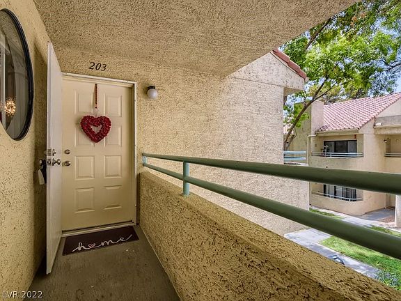 4th image of 850 N Sloan Ln APT 203