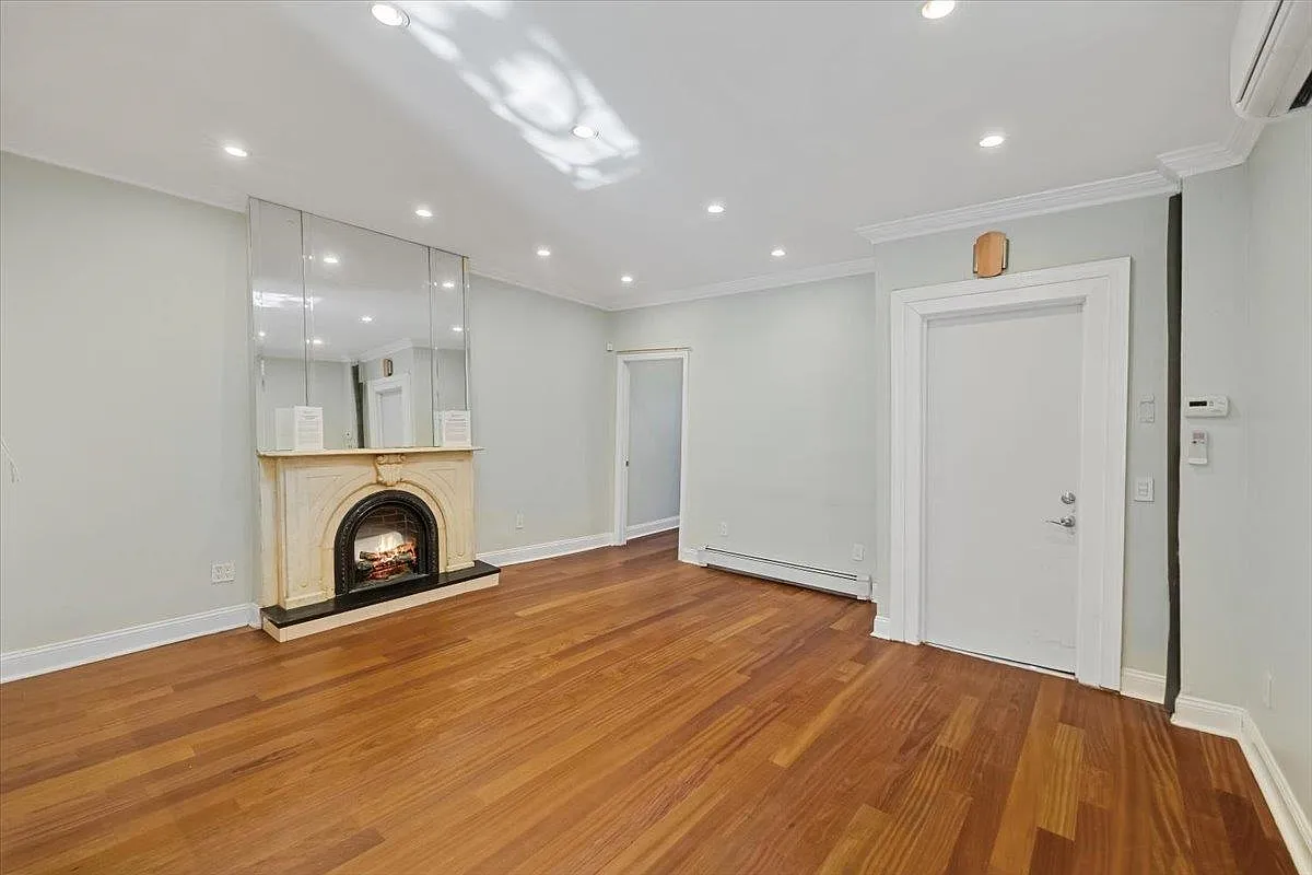 Building Photo - 259 7th St #1