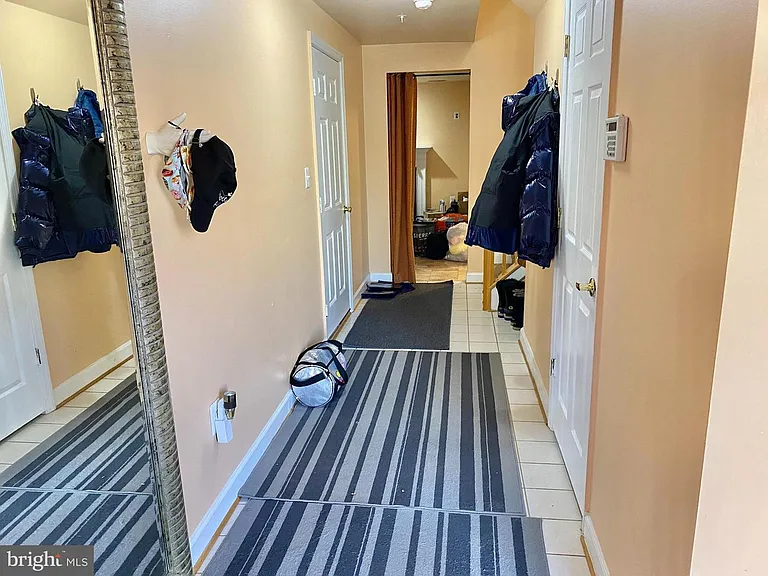 55 Taverngreen Ct — Photo 27