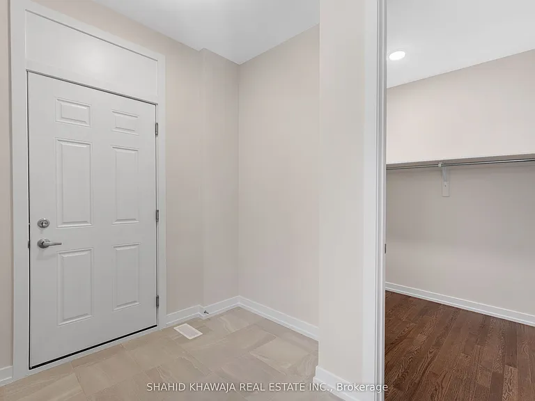 93 Hackamore Cres — Photo 16