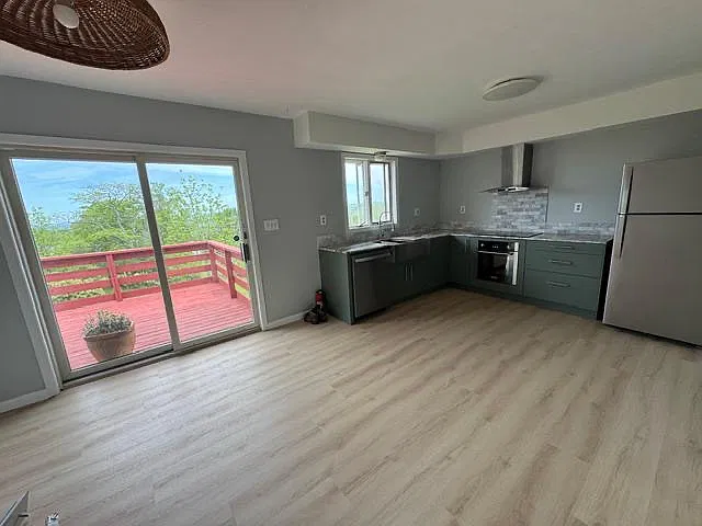 198 E King Rd — Photo 3