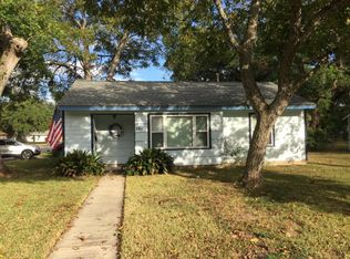 201 Cypress St, Lake Jackson, TX 77566