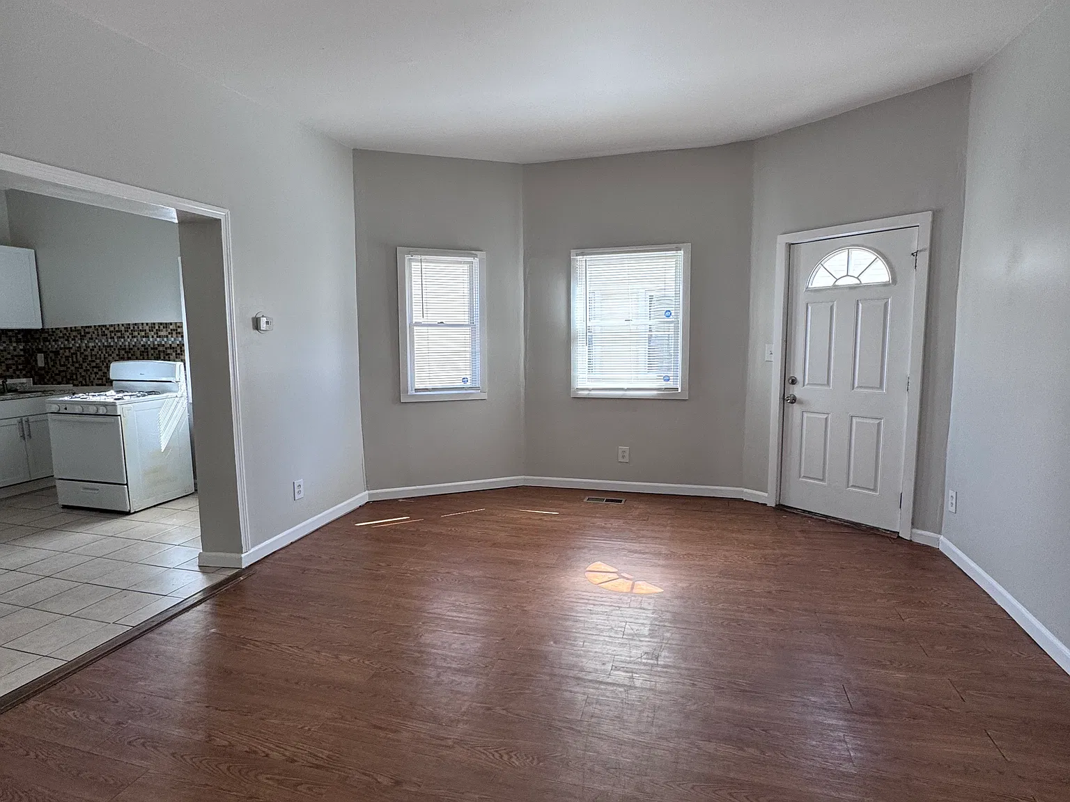 86 Sanford Ave — Photo 2