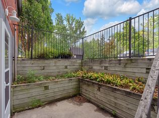 238 Campbell St #101, Collingwood, ON L9Y4X4