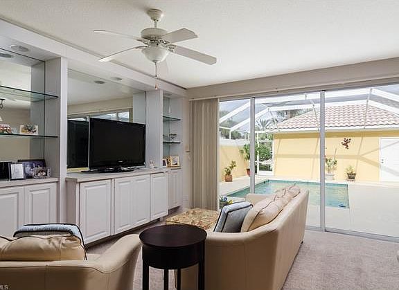 3rd image of 6304 Towncenter Cir