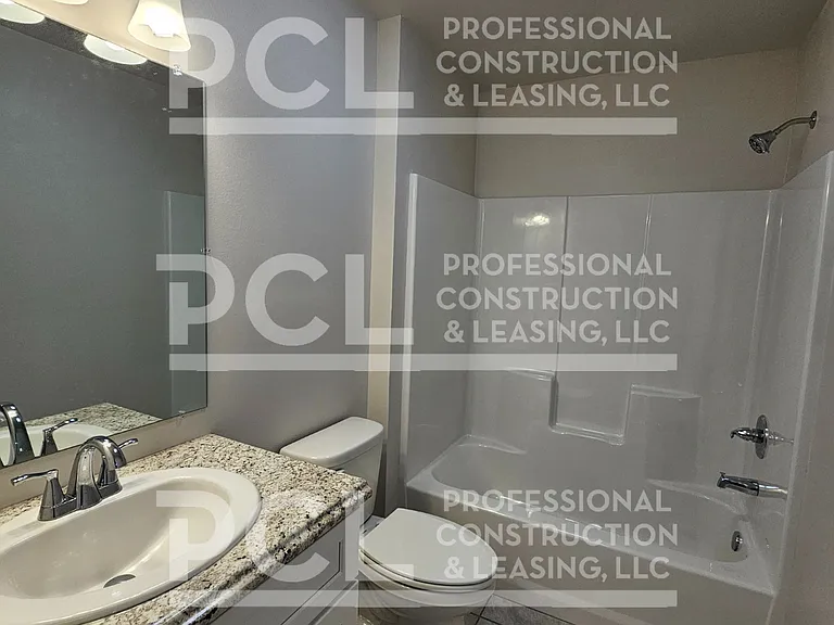 1658 Acadian Dr — Photo 3