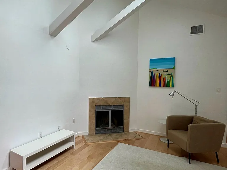 2111 N Scott St #62 — Photo 4