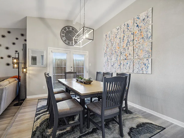 2914 Flagstone Dr — Photo 5