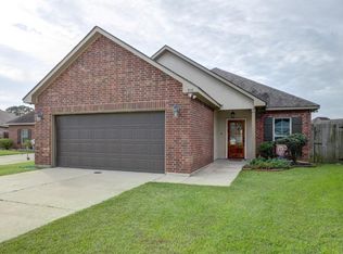 510 Flanders Ridge Dr, Youngsville, LA 70592